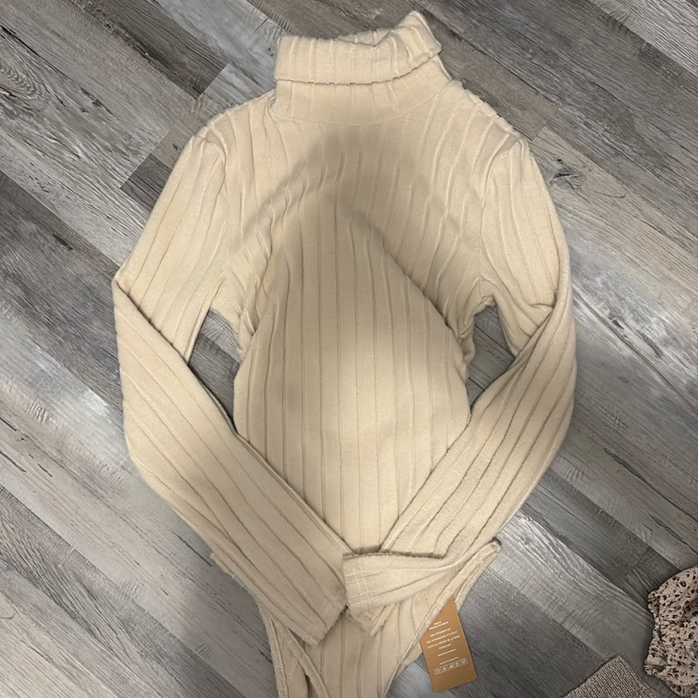 Cream textured bodysuit - NEW
